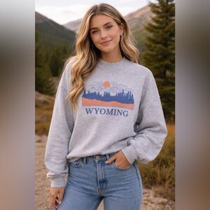 American Eagle Outfitters Gray Wyoming Graphic Crewneck with Blue & Orange Print